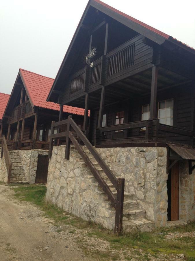 Chales - Penhas Da Saude Villa Exteriör bild